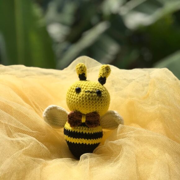 chubby amigurumi bumblebee crochet pattern