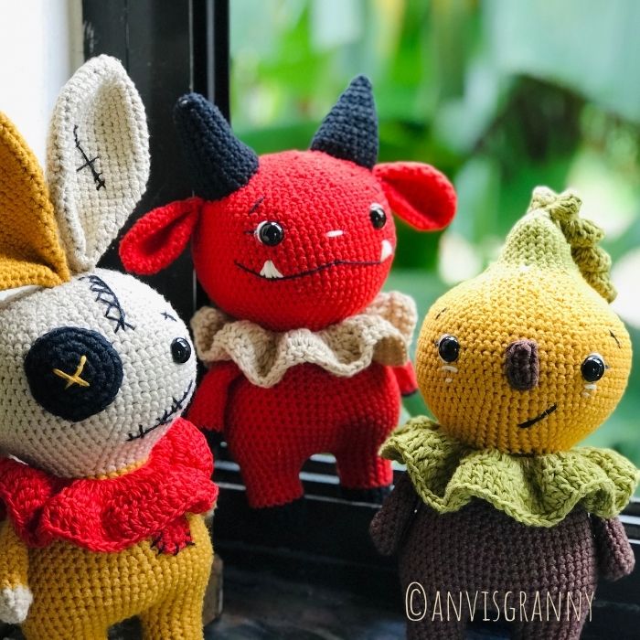 Halloween crochet amigurumi doll pattern: Pumpkin doll amigurumi, bunny amigurumi, devil doll crochet pattern