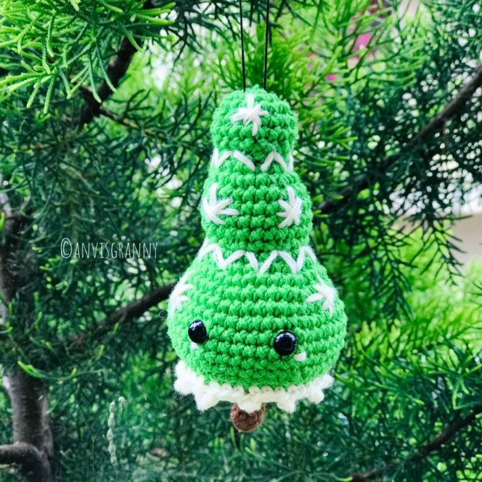 1Crochet amigurumi Christmas tree ornament pattern
