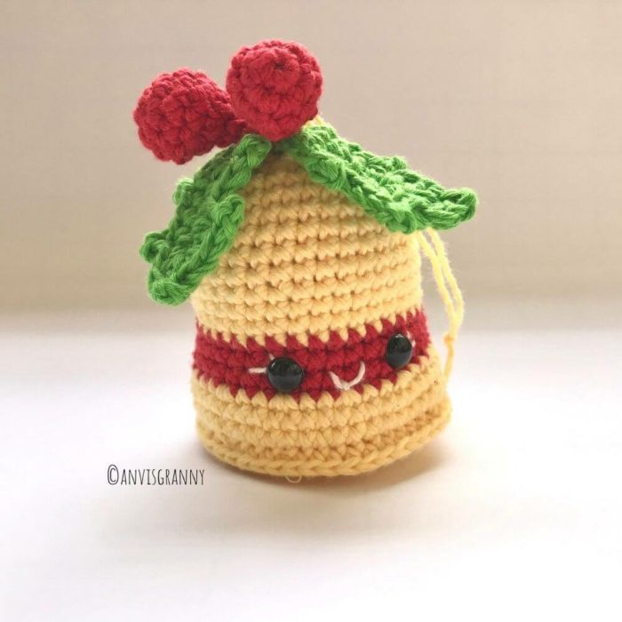 crochet christmas bell ornament pattern for beginners