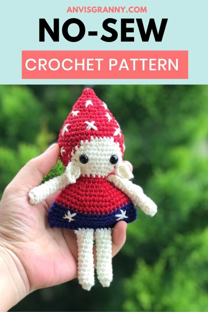 FREE crochet pattern for Christmas mushroom elf amigurumi 