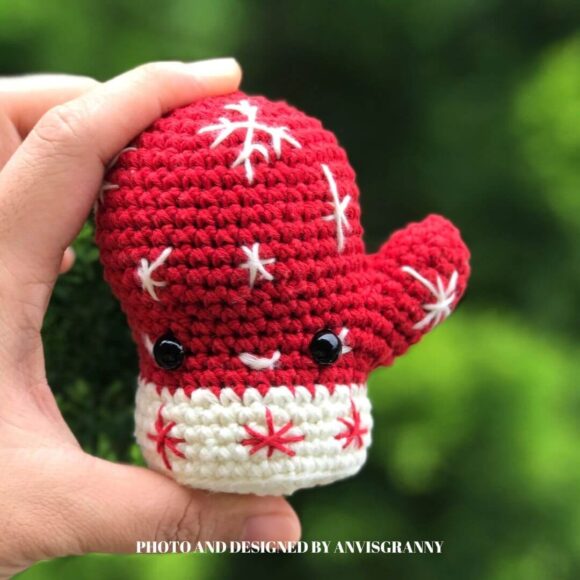 Christmas free amigurumi crochet pattern for beginners