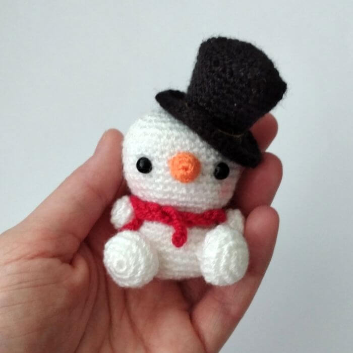 snowman amigurumi free pattern