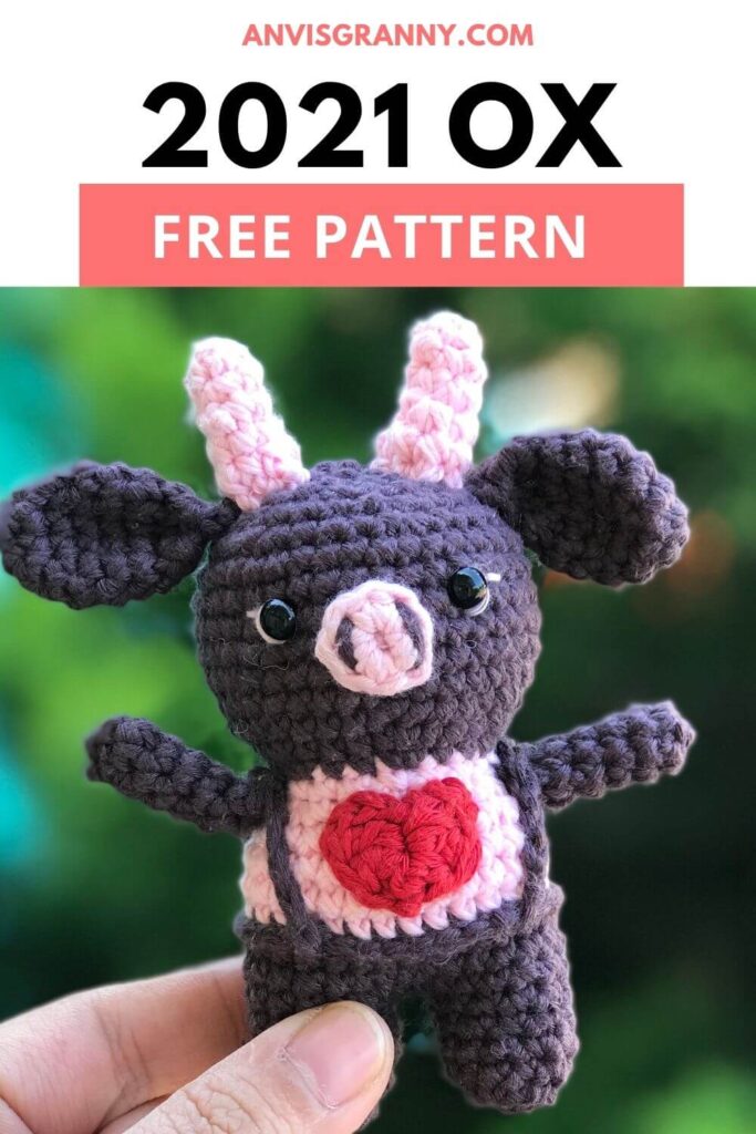 free amigurumi bull pattern for Valentine - ox keychain amigurumi free pattern for beginners