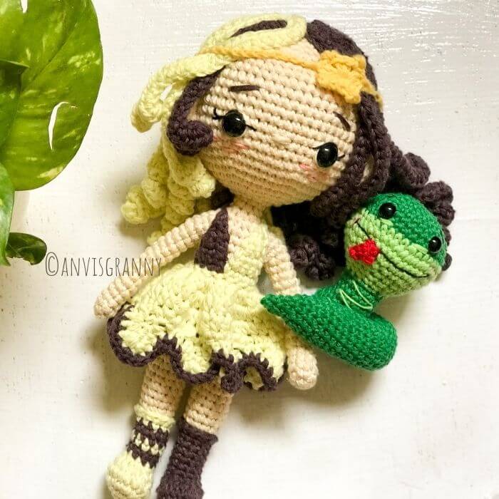 Chinese zodiac snake crochet amigurumi pattern and Gemini Princess amigurumi doll pattern for beginners