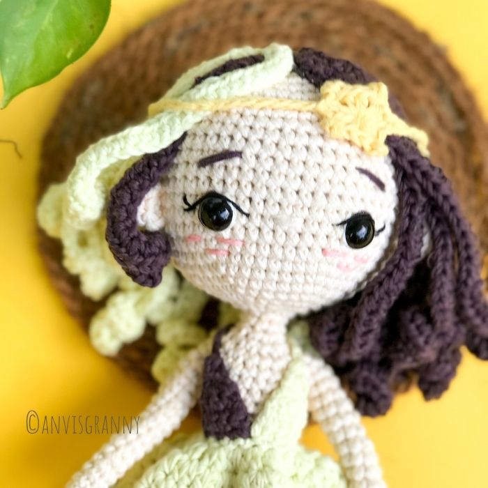 Easy-to-follow Gemini zodiac amigurumi crochet doll pattern
