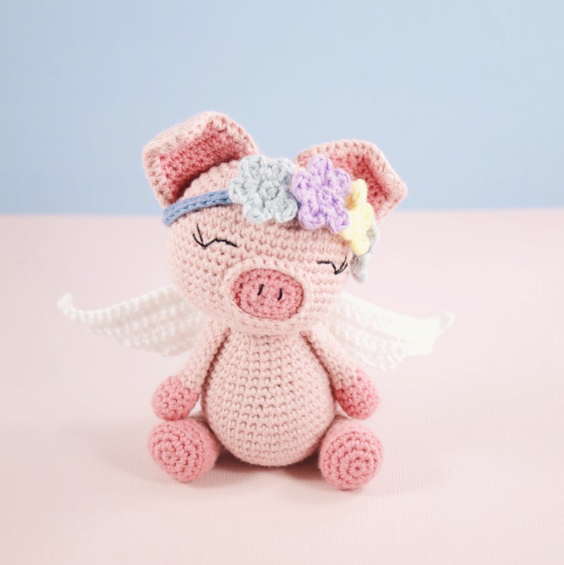 crochet pig amigurumi pattern from little aqua girl