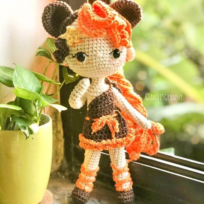 Crochet your own zodiac sign - Leo Zodiac doll amigurumi pattern