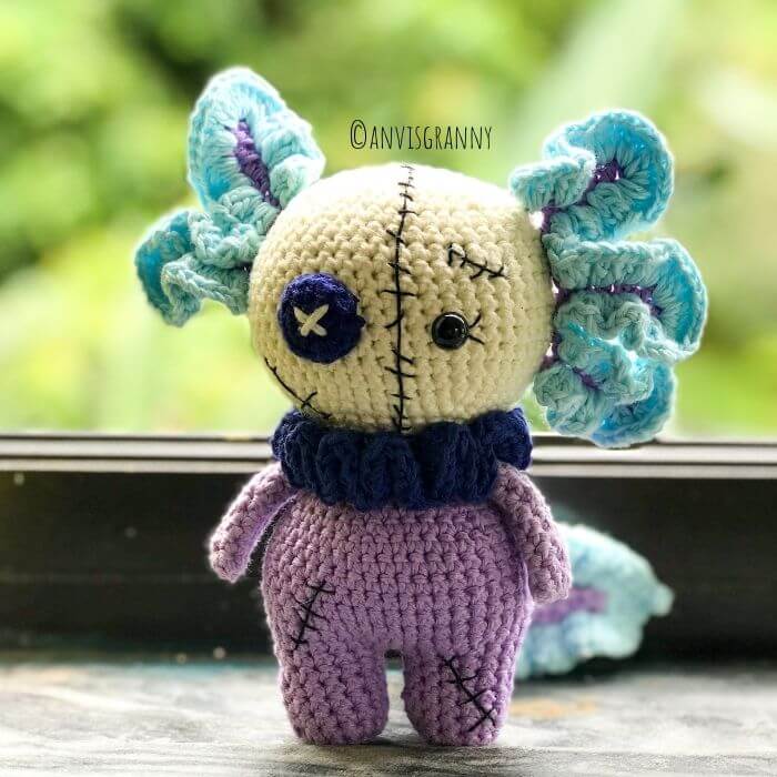 Mexican walking fish crocheted toy tutorial