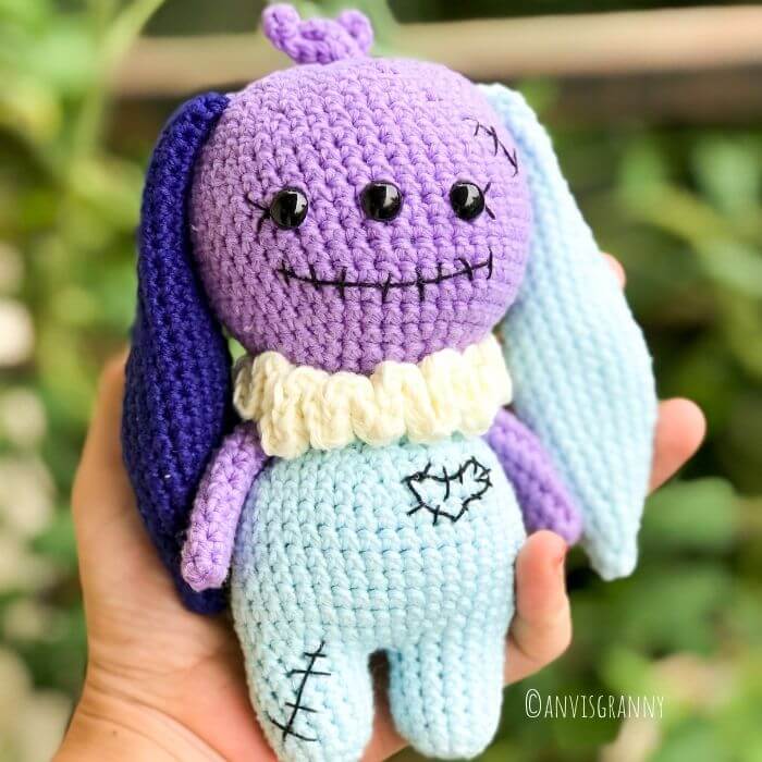 no-sew voodoo bunny Halloween amigurumi crochet pattern for beginners