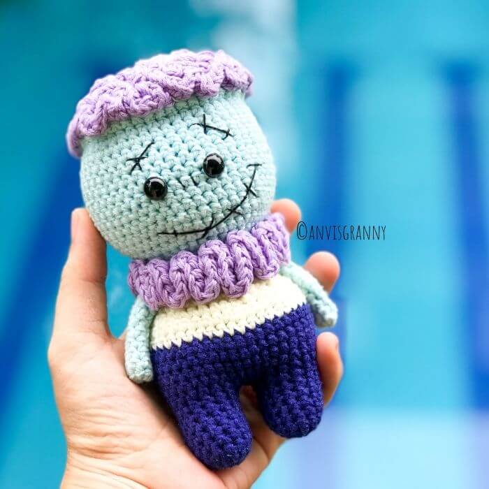 Halloween amigurumi zombie crochet pattern - no sew amigurumi doll pattern