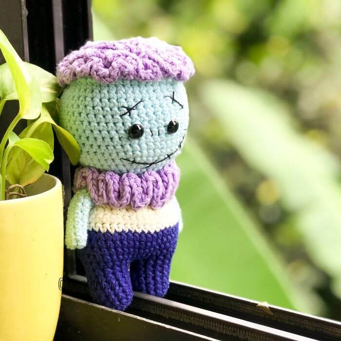 Creepy amigurumi zombie doll crochet pattern