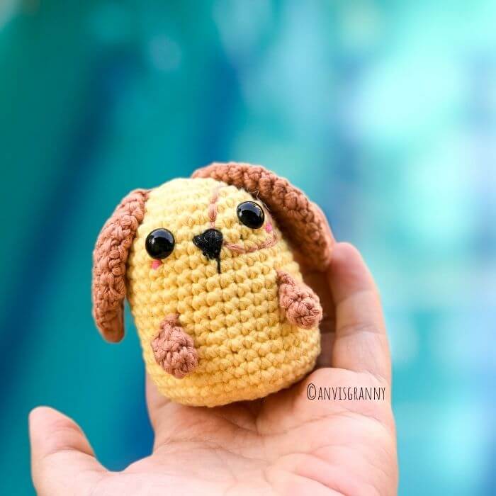 how to crochet a tiny amigurumi dog - easy crochet dog pattern for beginers