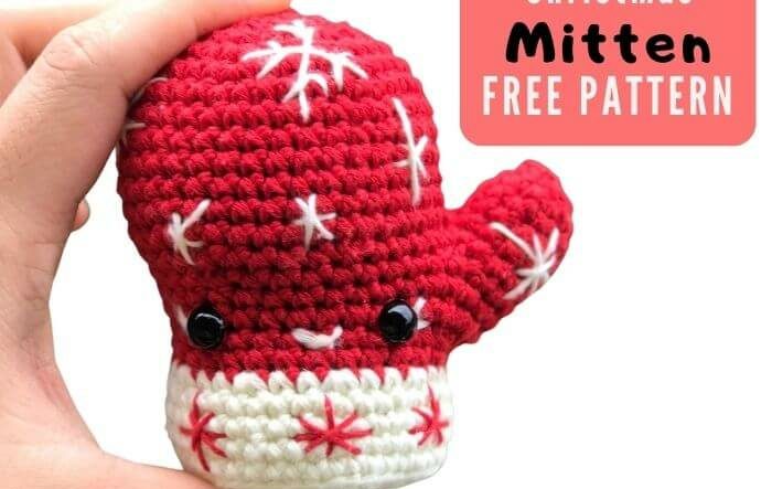 Christmas mitten ornament amigurumi crochet free pattern