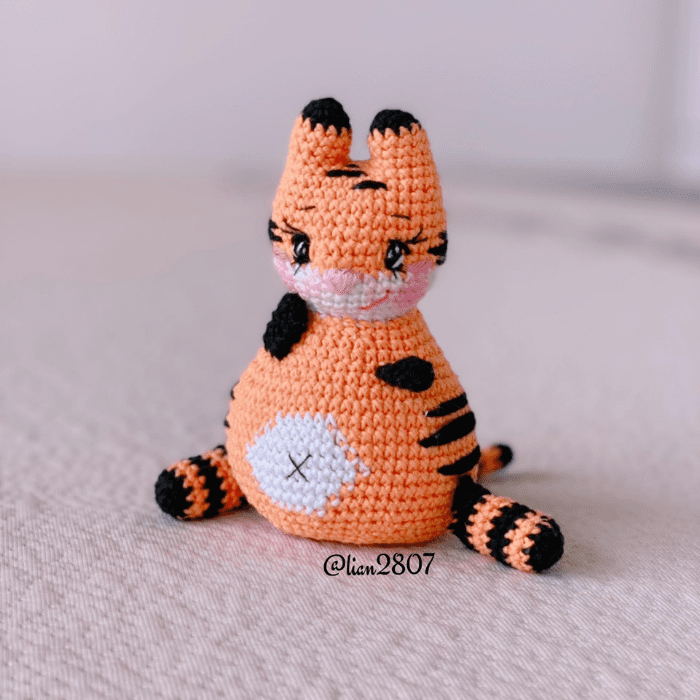 crochet amigurumi roly poly tiger