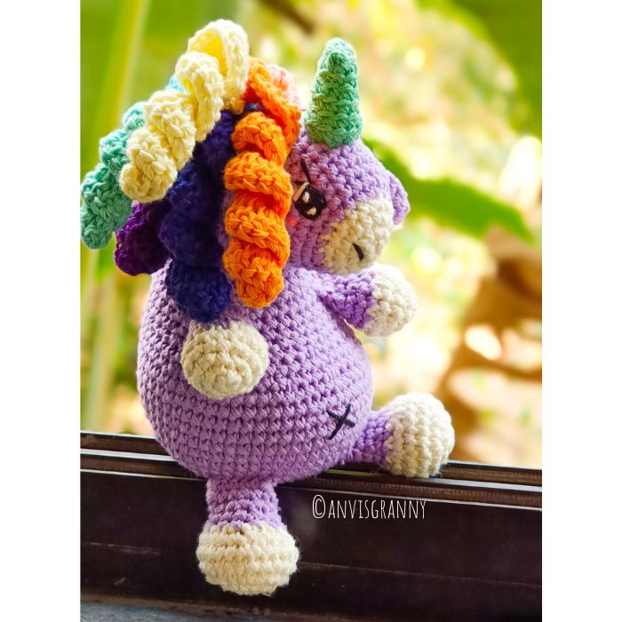 how to crochet an rainbow unicorn