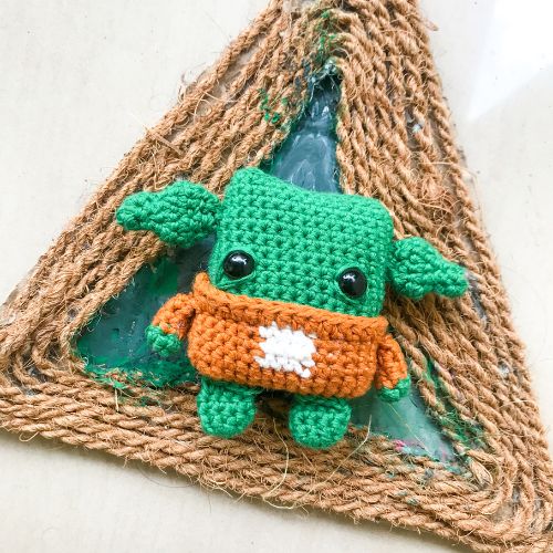 Amigurumi alien crochet pattern free