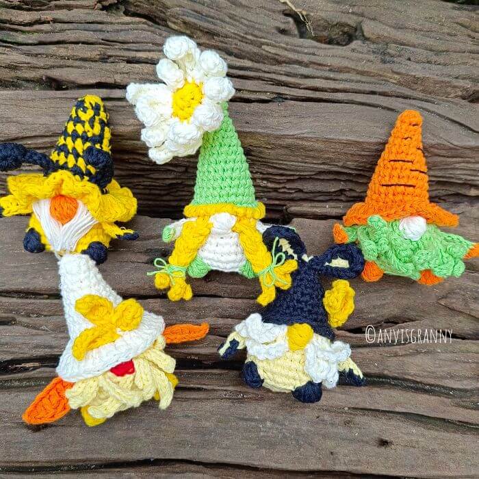 tiny Easter gnomes crochet patterns for beginners (2)