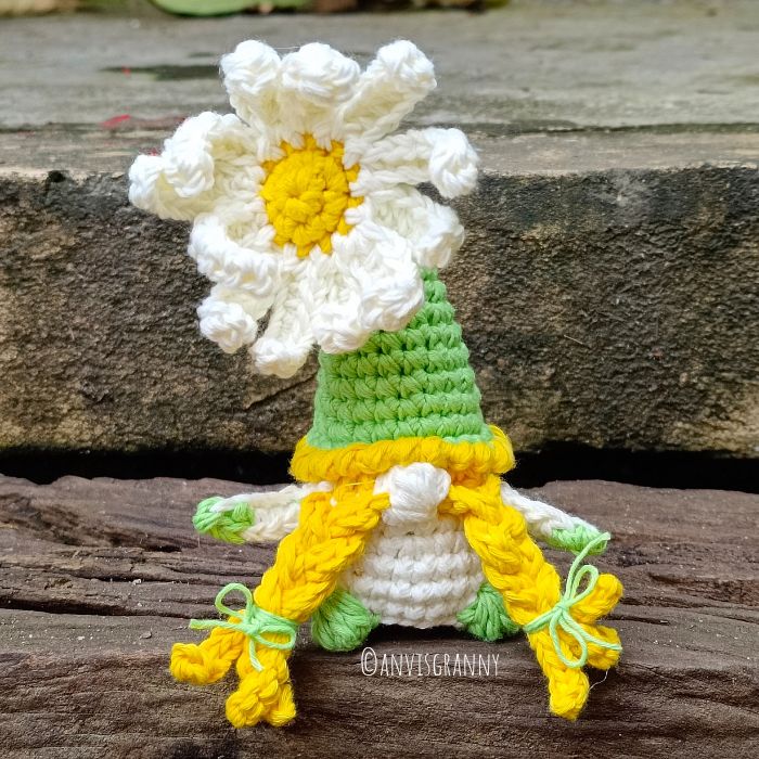 Crochet Daisy Gnome Pattern