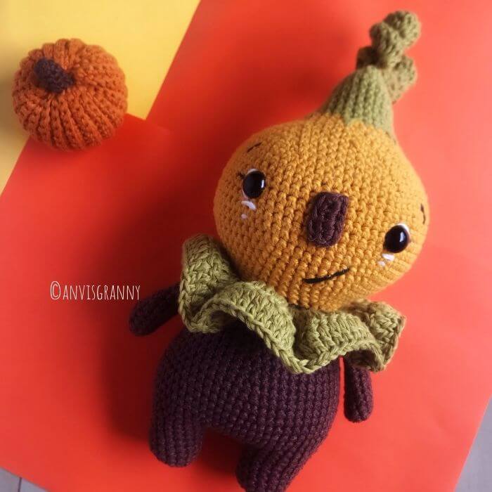 Free no-sew pumpkin doll crochet tutorial