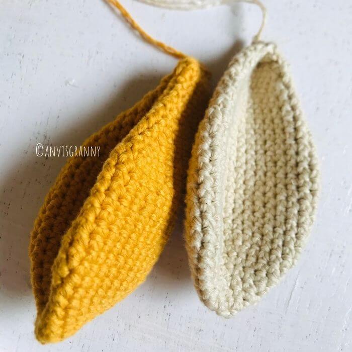 easy halloween rabbit crochet pattern - how to make ears