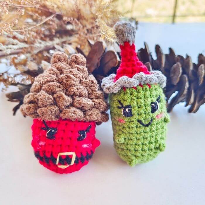 How to Crochet a Pinecone ornament