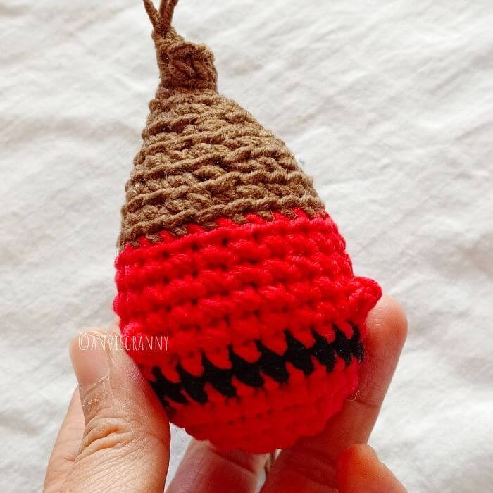 Santa Pine Cone crochet step-by-step