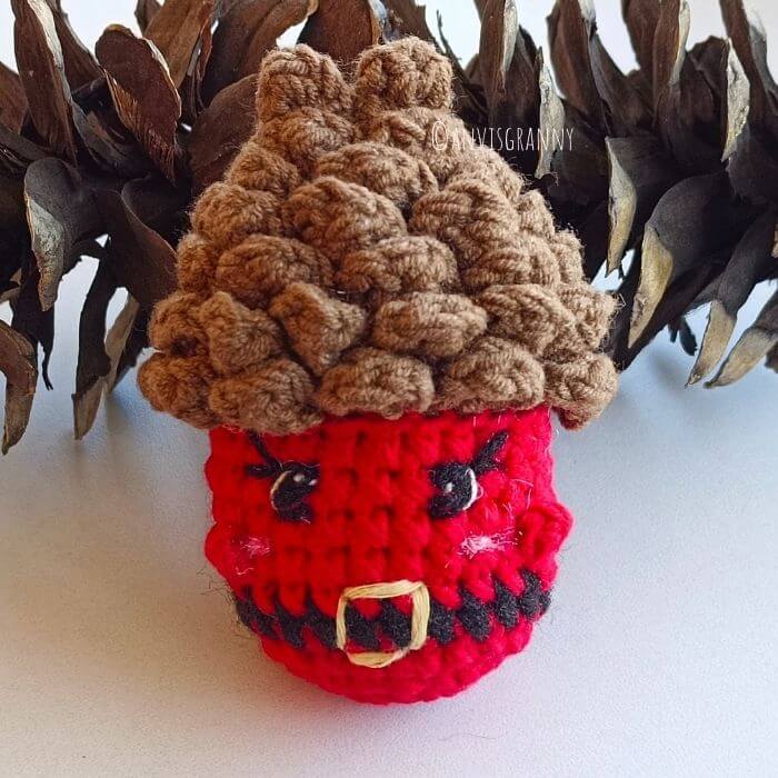 crochet Santa pinecone pattern free