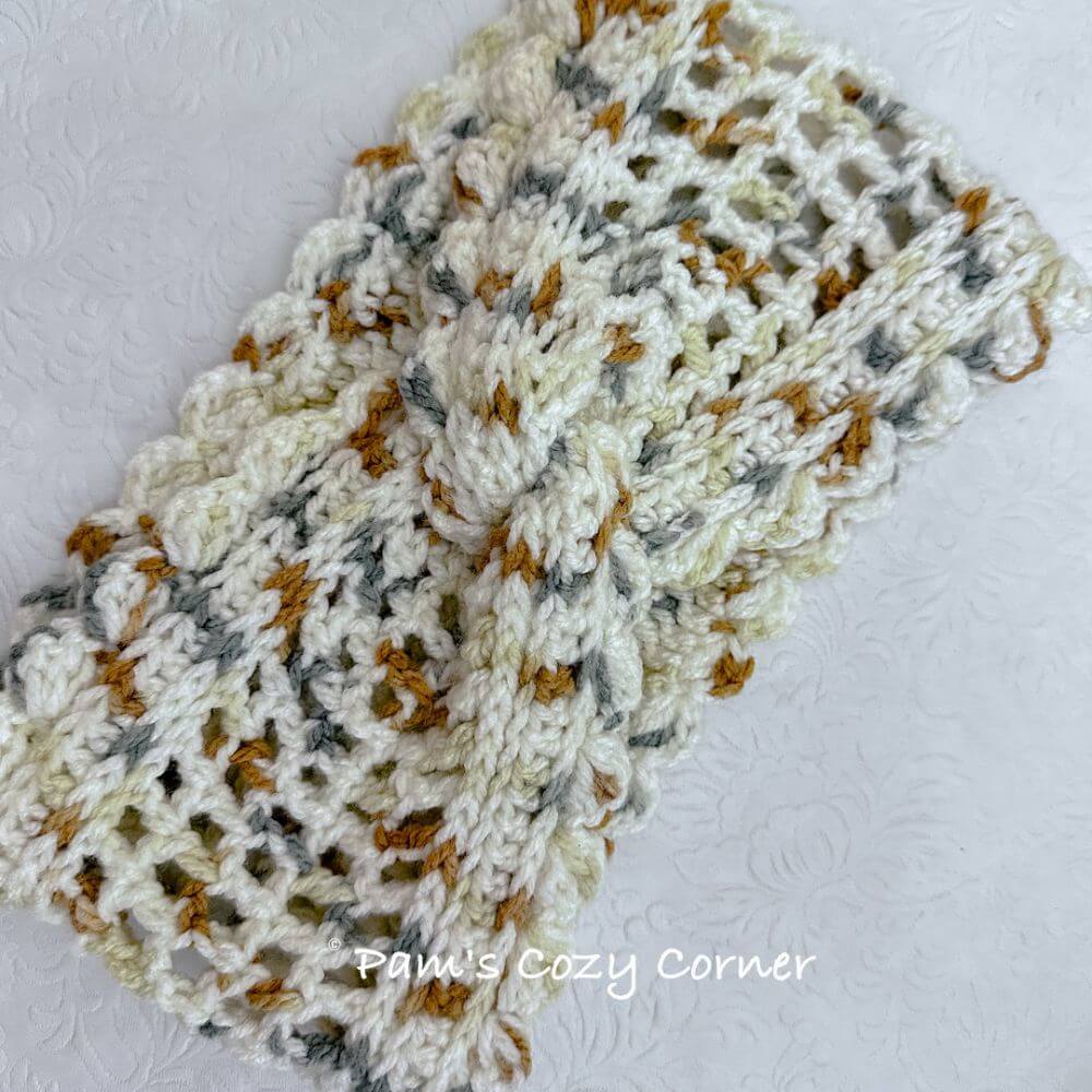 Day 10 - Sumple twisted crochet headband pattern