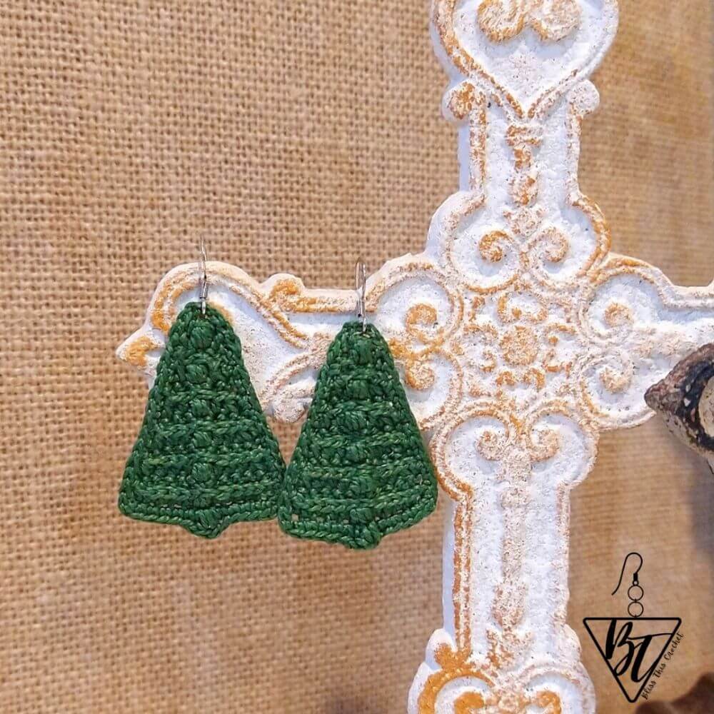 Day 20 - Festive earing crochet pattern free