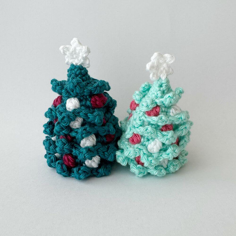 Day 3 - easy no sew amigurumi christmas tree free pattern